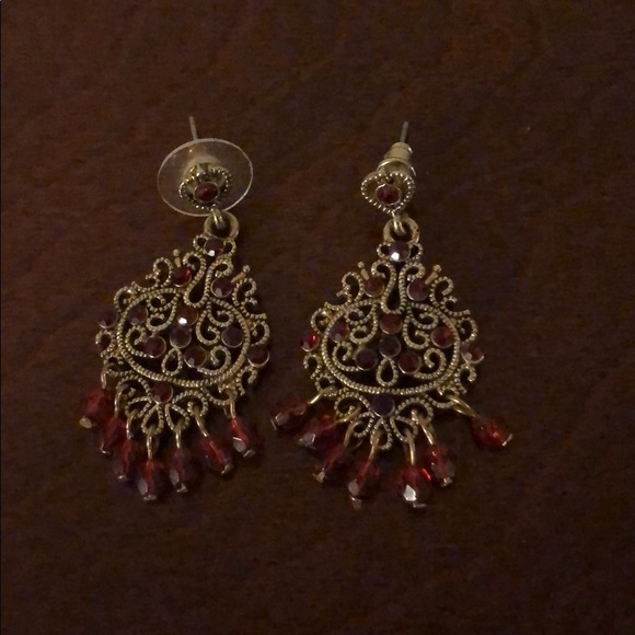 ✨Deep Red and Gold Chandelier Earrings ✨ ♥️ - Picture 1 of 6